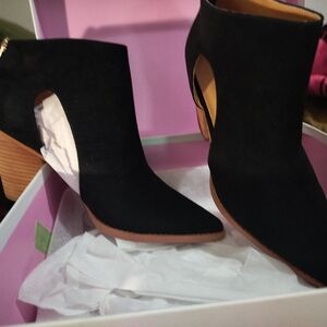 Chic Black Ankle Booties